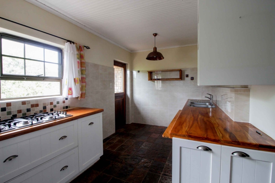 5 Bedroom Property for Sale in Paradise Beach Eastern Cape